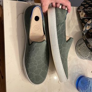 Rothy’s sneakers 10.5 sage safari print